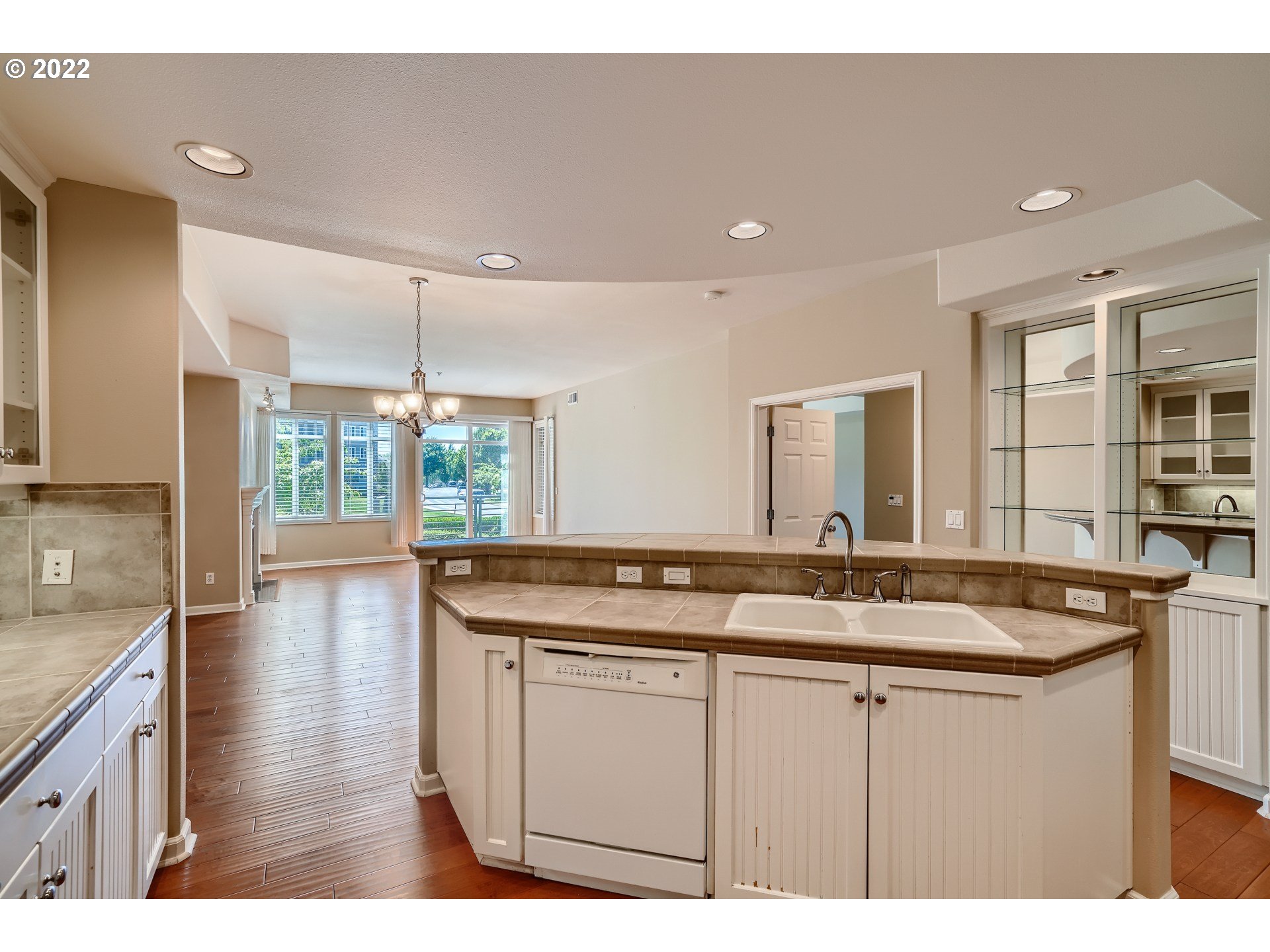 4873 Northwest Promenade Terrace, Unit 121 Portland, OR 97229 - Photo 10 of 31 Gallery Image 10
