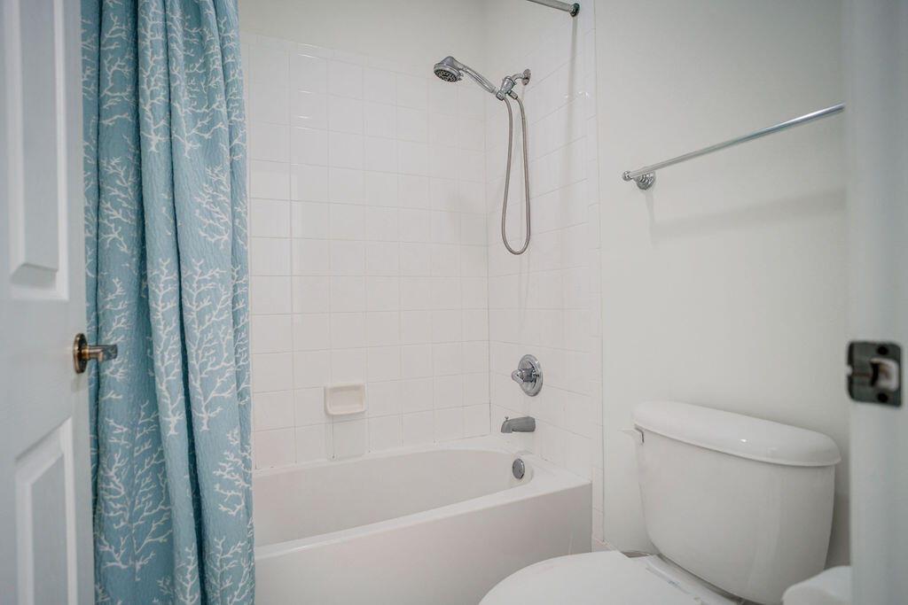 109 Via Azurra Jupiter, FL 33458 - Photo 65 of 84 B40F4058-02F3-4316-94DD-7245C9D3E4EB