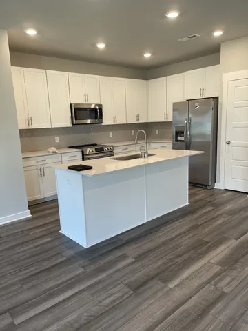 $2,095 | 2220 Hospitality Lane, Murfreesboro, TN 37128