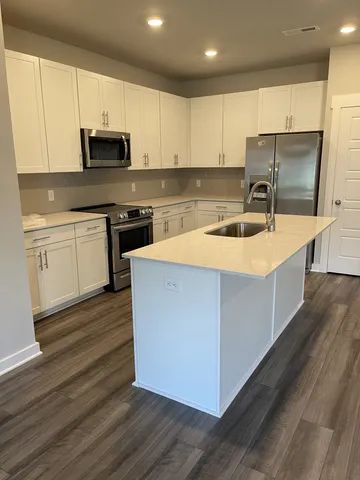 $2,095 | 2220 Hospitality Lane, Murfreesboro, TN 37128