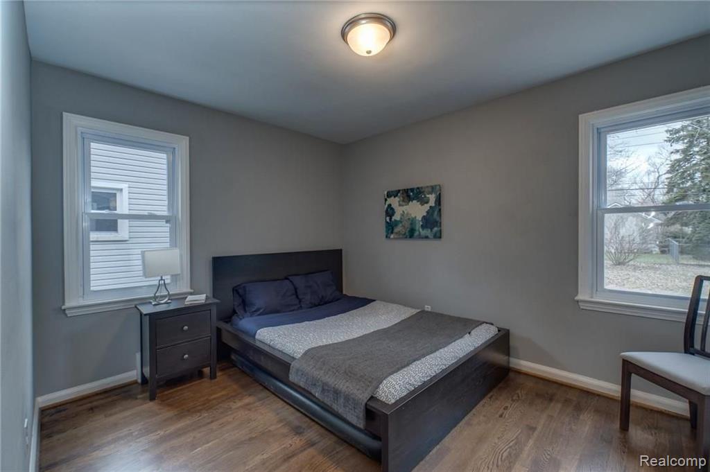 2056 Cambridge Road Berkley, MI 48072 - Photo 12 of 32