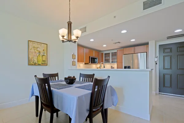 $2,750 | 610 Clematis Street, Unit 729, West Palm Beach, FL 33401