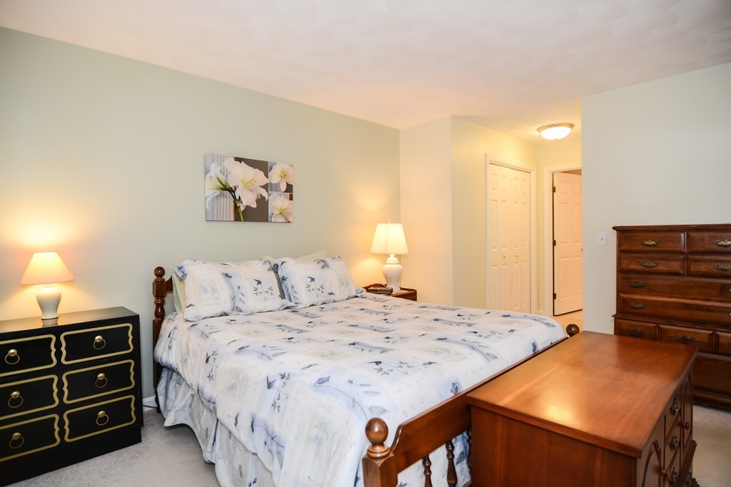 8 Blackburn Road, Unit 8 Windham, NH 03087 - Photo 12 of 26