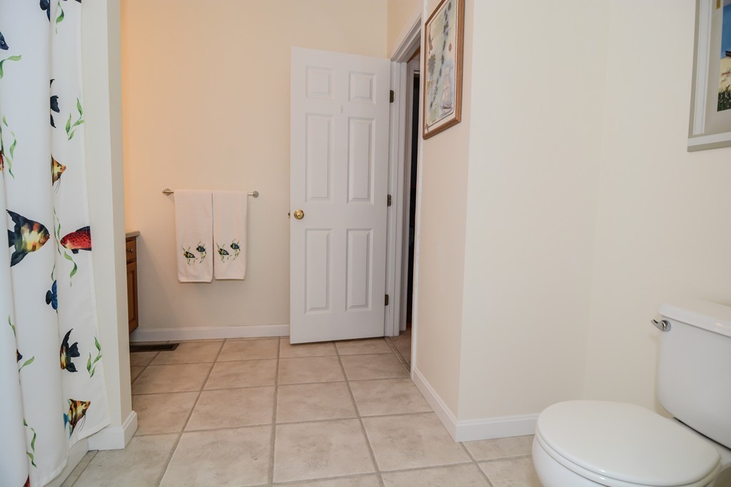 8 Blackburn Road, Unit 8 Windham, NH 03087 - Photo 18 of 26
