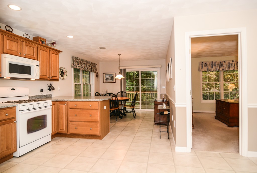 8 Blackburn Road, Unit 8 Windham, NH 03087 - Photo 5 of 26