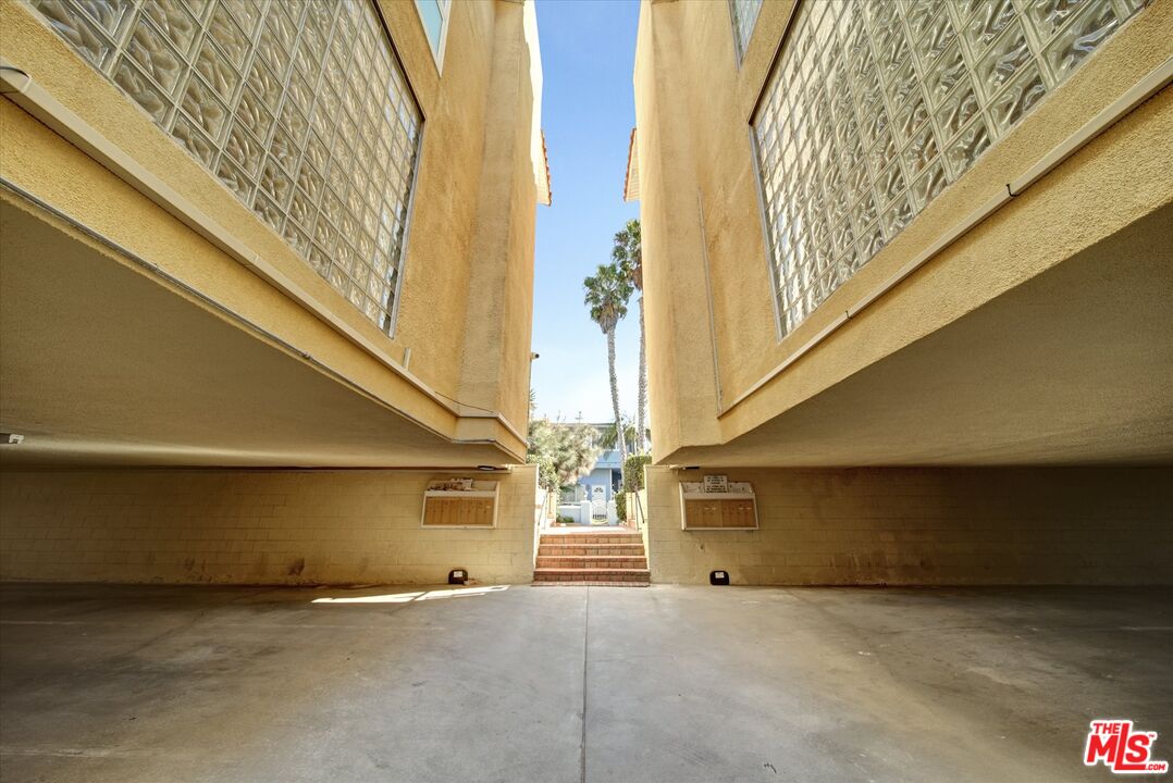 15 Spinnaker Street, Unit 101 Marina del Rey, CA 90292 - Photo 36 of 39