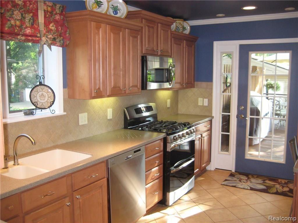 1372 Harvard Road Grosse Pointe, MI 48230 - Photo 2 of 14 IMG_0022.JPG