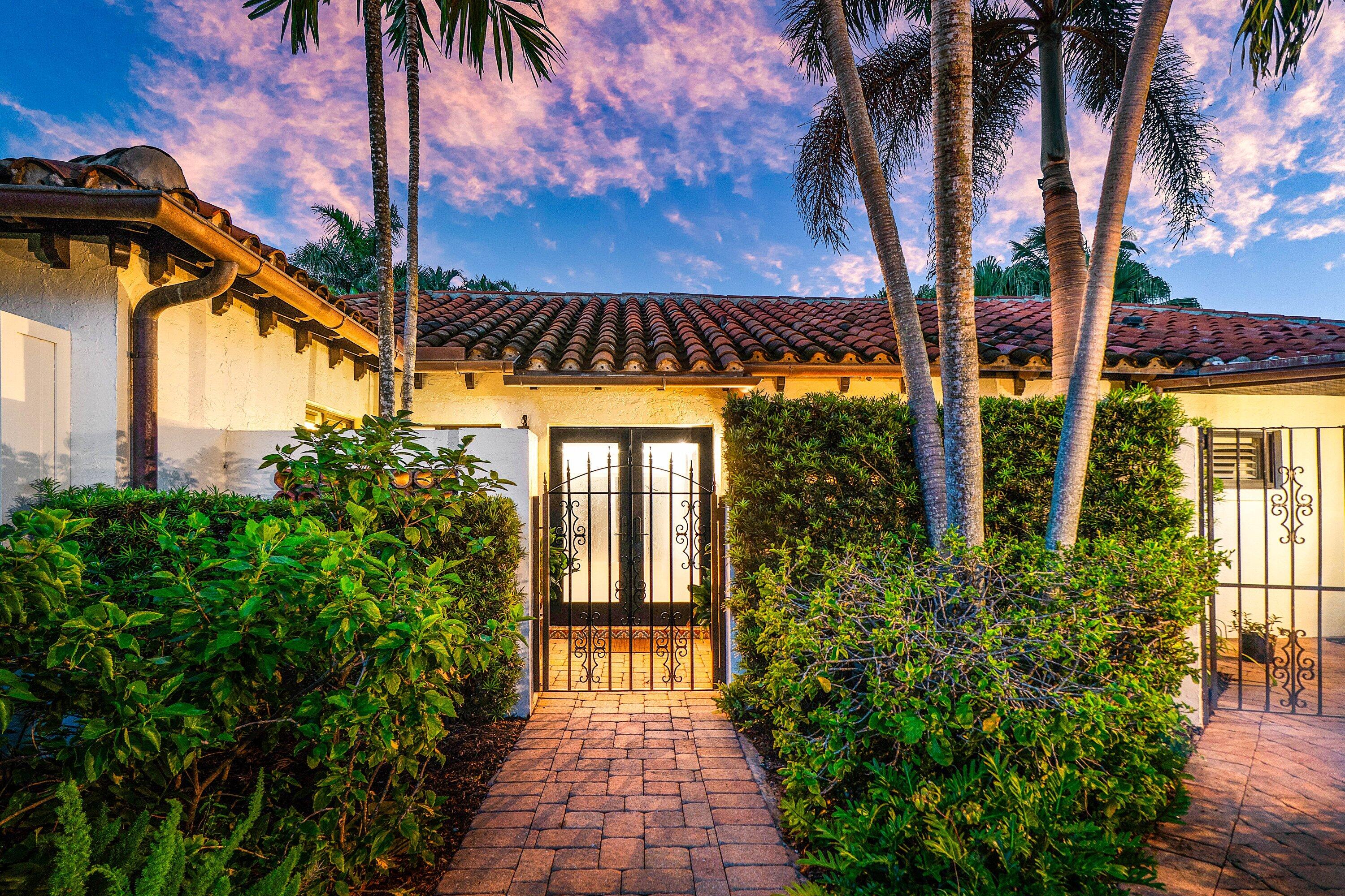 16 Little Pond Road Manalapan, FL 33462 - Photo 3 of 30 049-16LittlePondRoad-Manalapan-FL-33462-