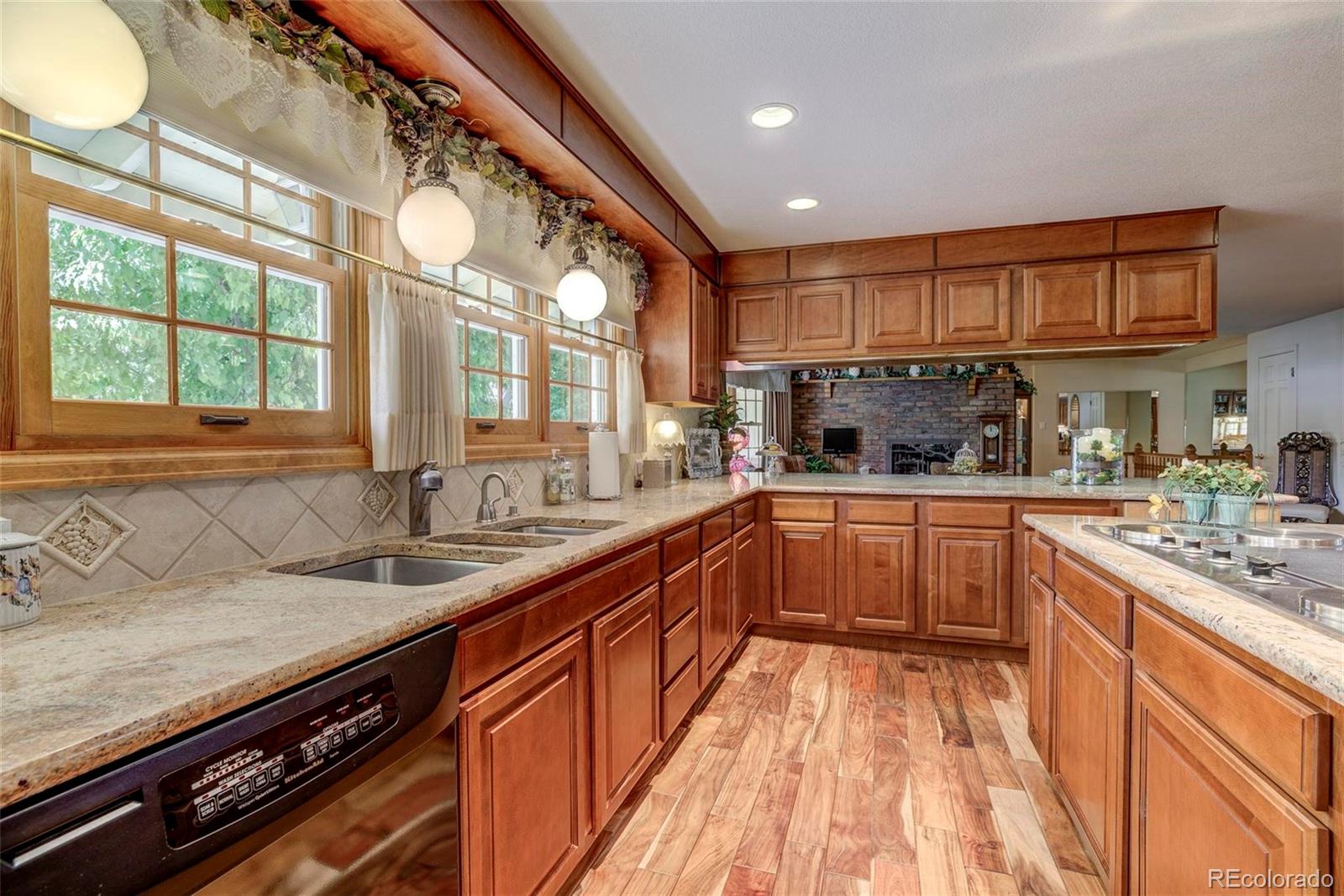 14485 Garden Road Golden, CO 80401 - Photo 9 of 34 Gallery Image 9