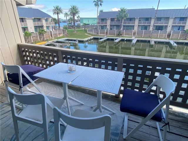 $402,000 | 2104 Bayhouse Drive, Rockport, TX 78382