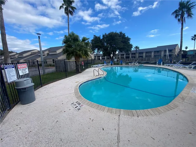 $402,000 | 2104 Bayhouse Drive, Rockport, TX 78382