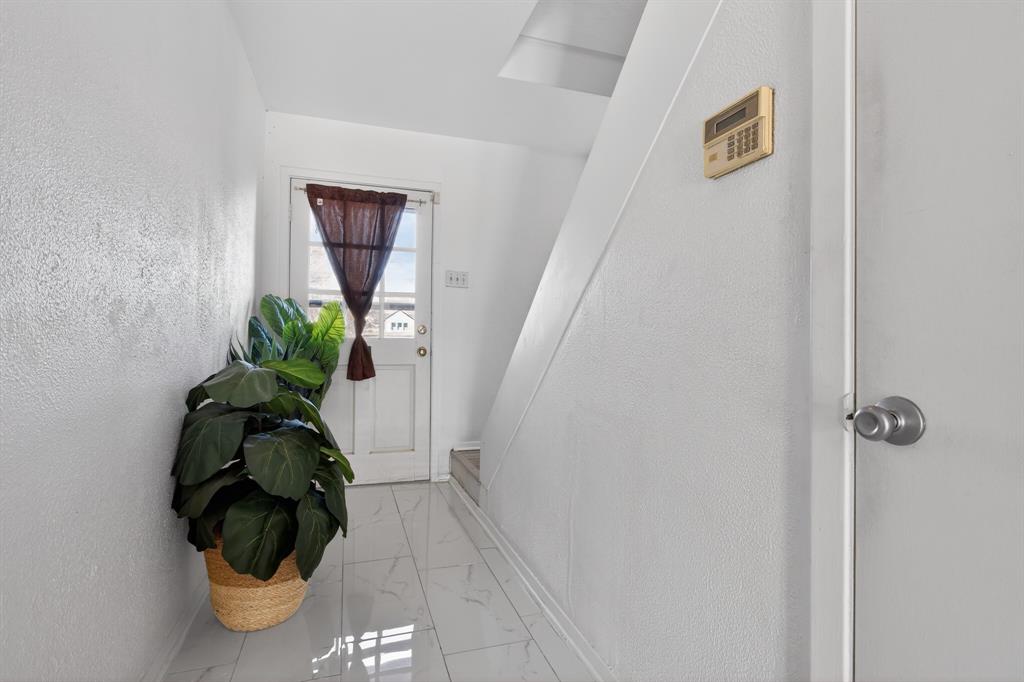 10569 Range Road Justin, TX 76247 - Photo 14 of 40