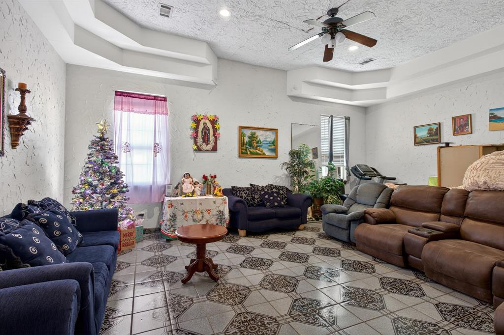 10569 Range Road Justin, TX 76247 - Photo 30 of 40