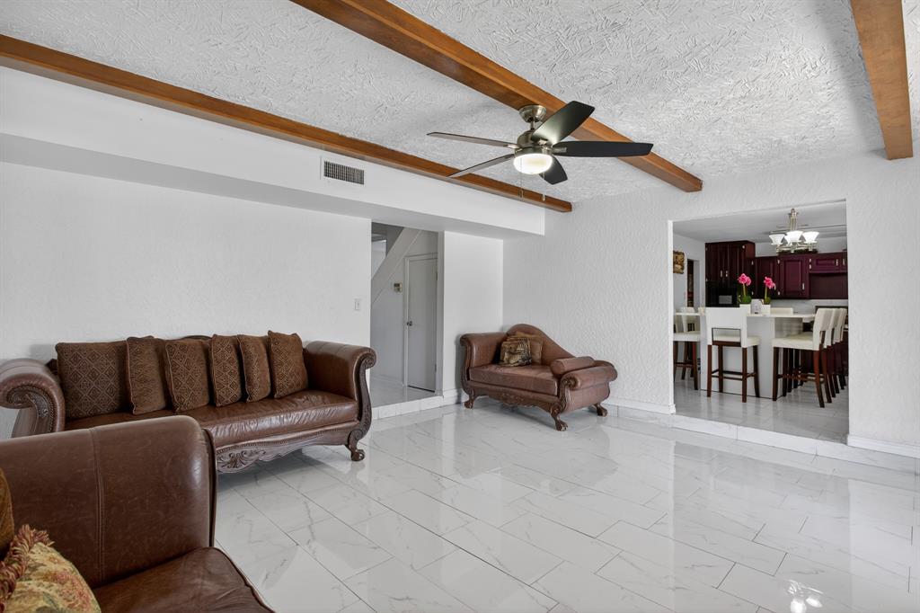 10569 Range Road Justin, TX 76247 - Photo 5 of 40