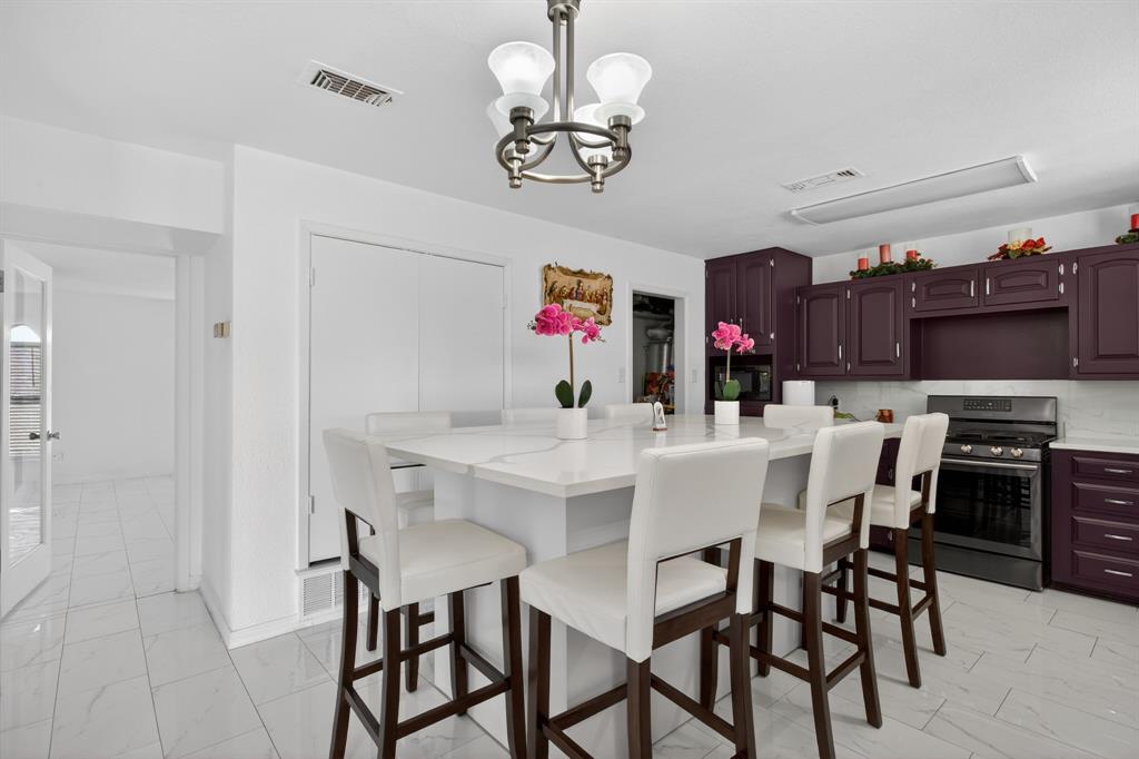 10569 Range Road Justin, TX 76247 - Photo 7 of 40