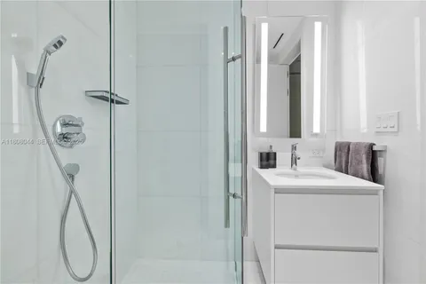$6,330,000 | 300 Biscayne Blvd Way, Unit 3104, Miami, FL 33131