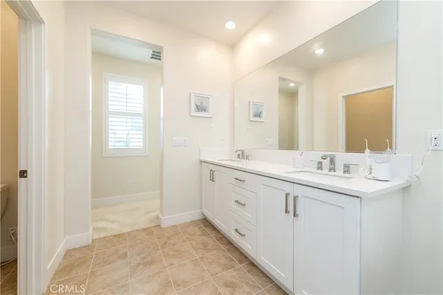 $1,698,000 | 200 Zawn, Irvine, CA 92618