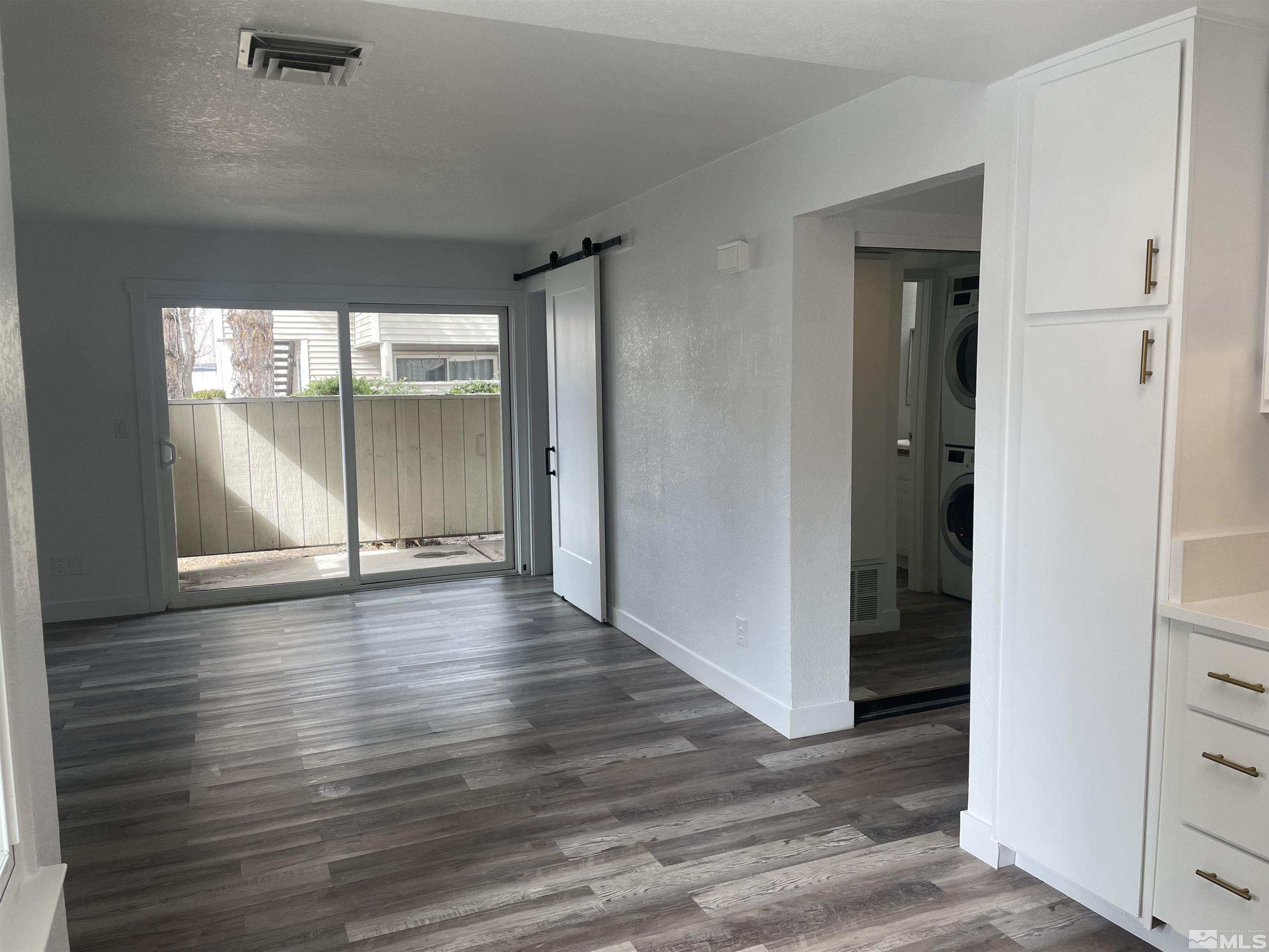 2138 Roundhouse Road Sparks, NV 89431 - Photo 4 of 14 Photo 4