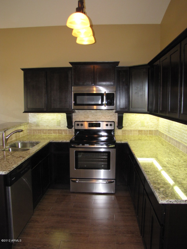 1429 East Mineral Road Gilbert, AZ 85234 - Photo 5 of 43 Kitchen