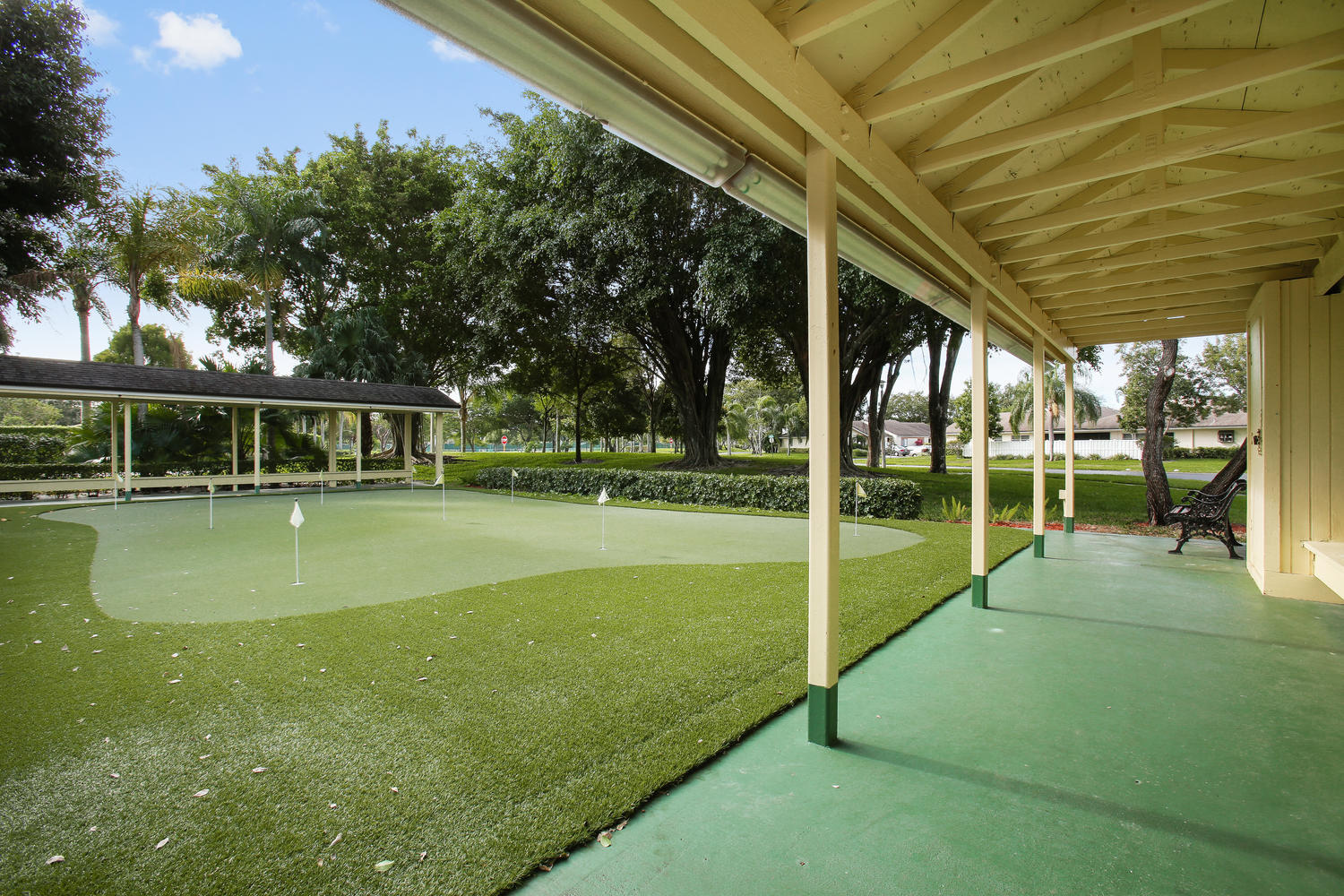 18538 Horizon Avenue, Unit D Boca Raton, FL 33496 - Photo 21 of 33 Community Putting Green