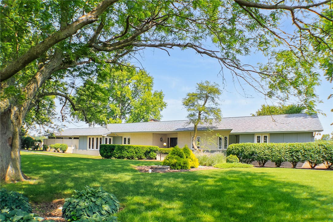 400 Country Club Road Mattoon, IL 61938 - Photo 4 of 35