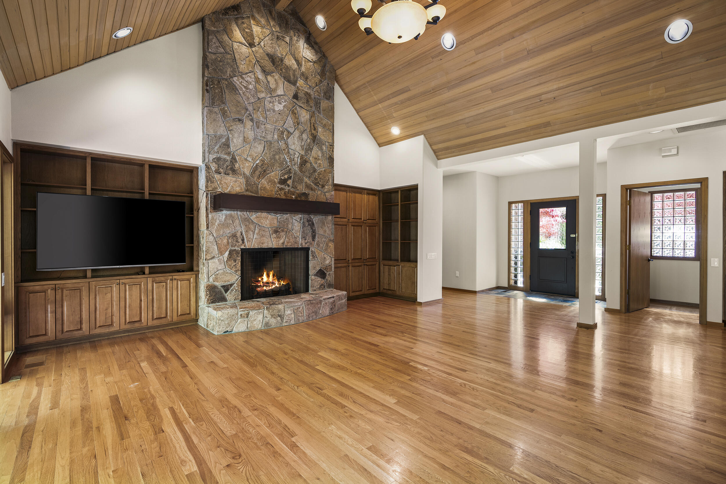 60645 Taos Bend, OR 97702 - Photo 6 of 62 33-print-_DSC0271