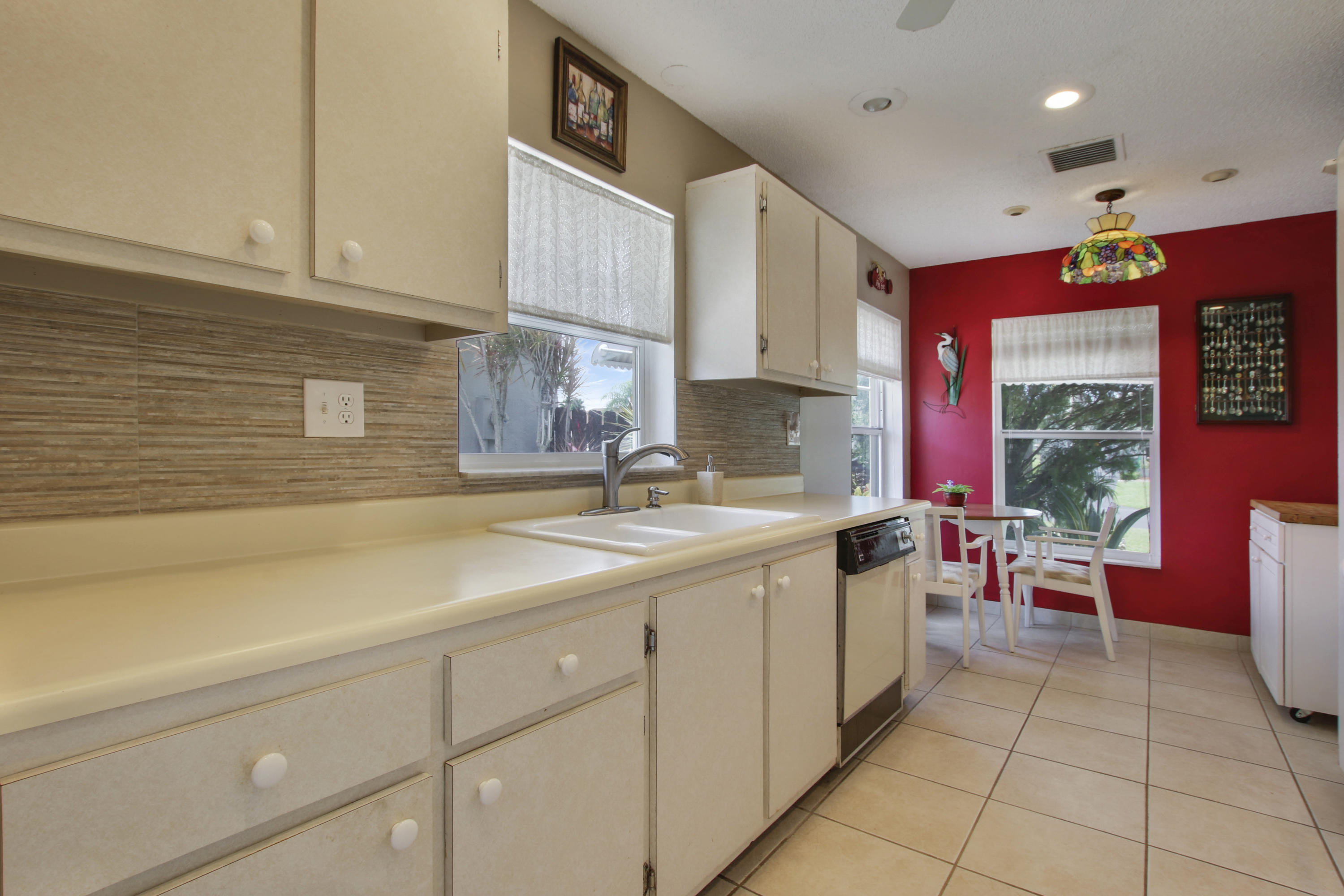 5162 Minto Road Boynton Beach, FL 33472 - Photo 3 of 24 Kitchen