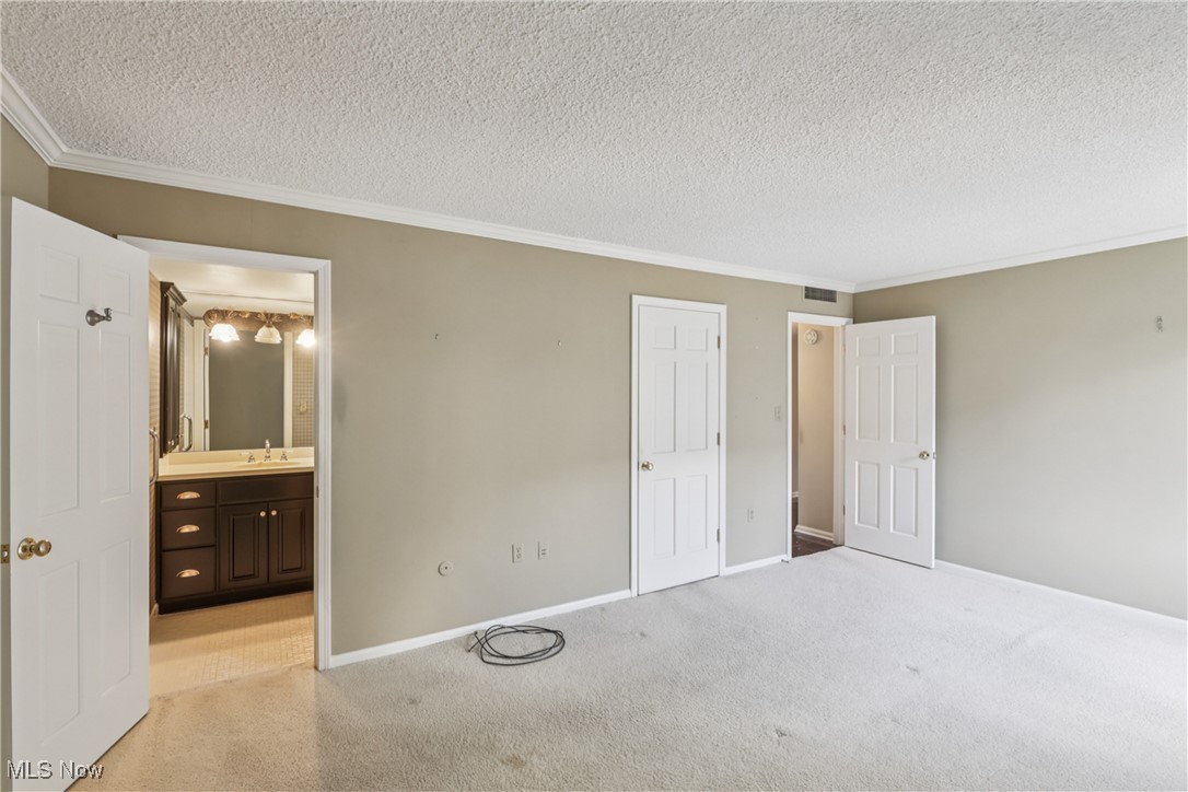 2375 Covington Road, Unit 311 Akron, OH 44313 - Photo 26 of 43 Bedroom #1 En-suite bathroom