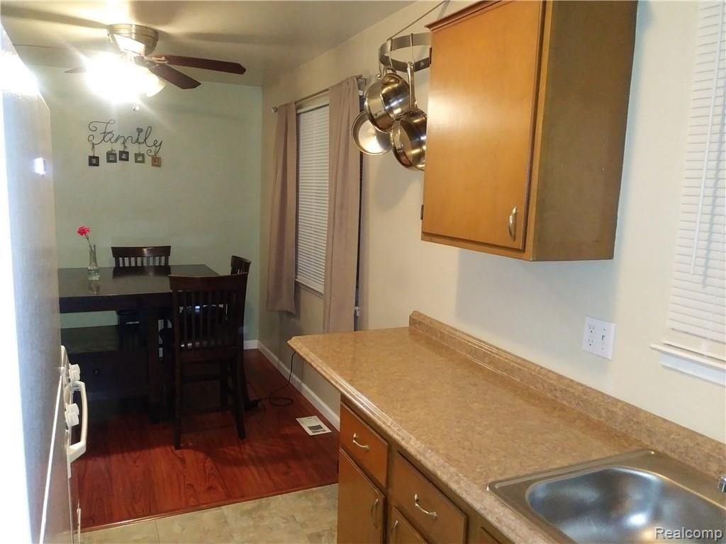 1429 Ridge Road Ypsilanti, MI 48198 - Photo 20 of 28 20181028_185108.jpg