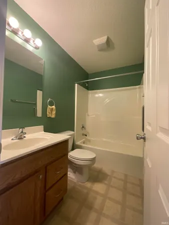 $205,000 | 712 Prairie Lane, Ossian, IN 46777