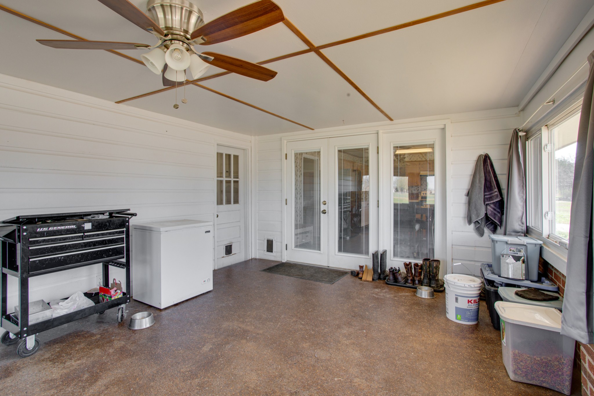 350 Flat Woods Road Lebanon, TN 37090 - Photo 28 of 33 a view of a room with gym equipment