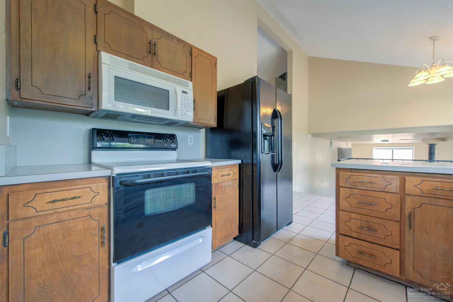 2863 Northeast Shepard Road Bend, OR 97701 - Photo 8 of 23 Additional Photo