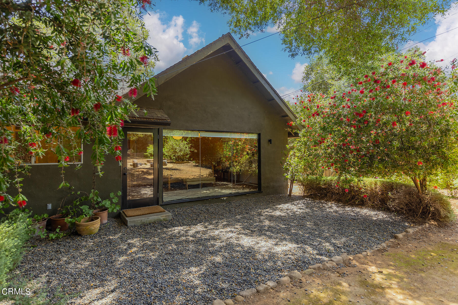712 Cuyama Road Ojai, CA 93023 - Photo 27 of 50 a view of a house with backyard and sitting area