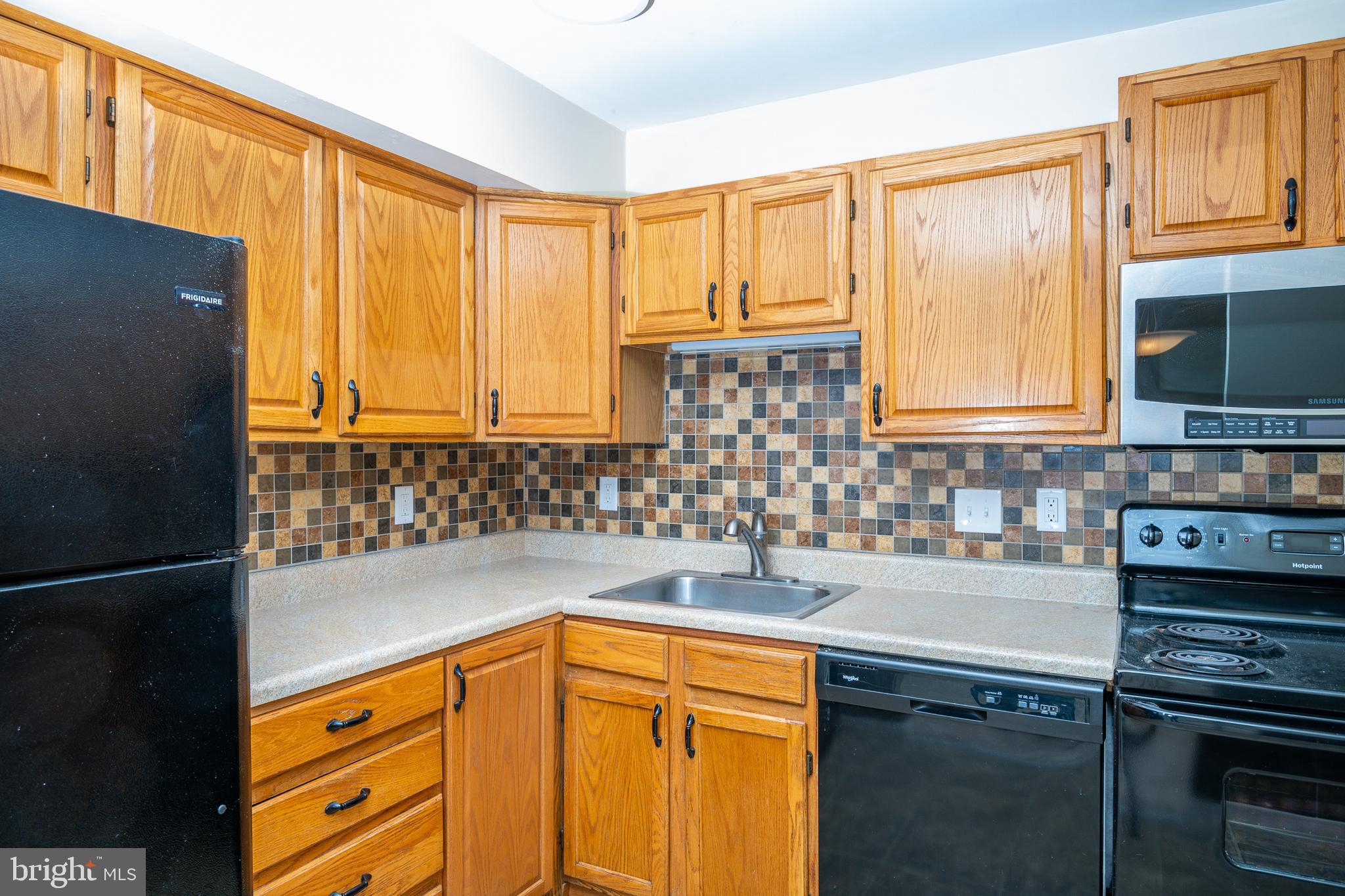 2914 State Hill Road, Unit D7 Reading, PA 19610 - Photo 6 of 29 Gallery Image 6