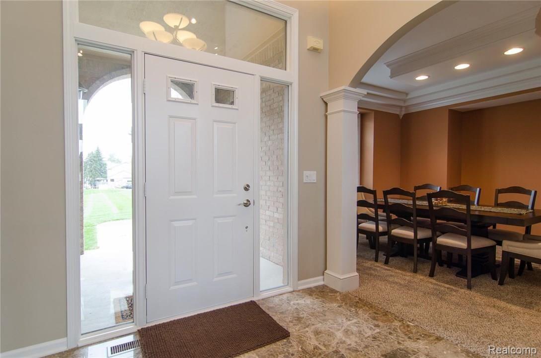 30456 Ridge Court New Hudson, MI 48165 - Photo 3 of 47 GRU_1114.jpg