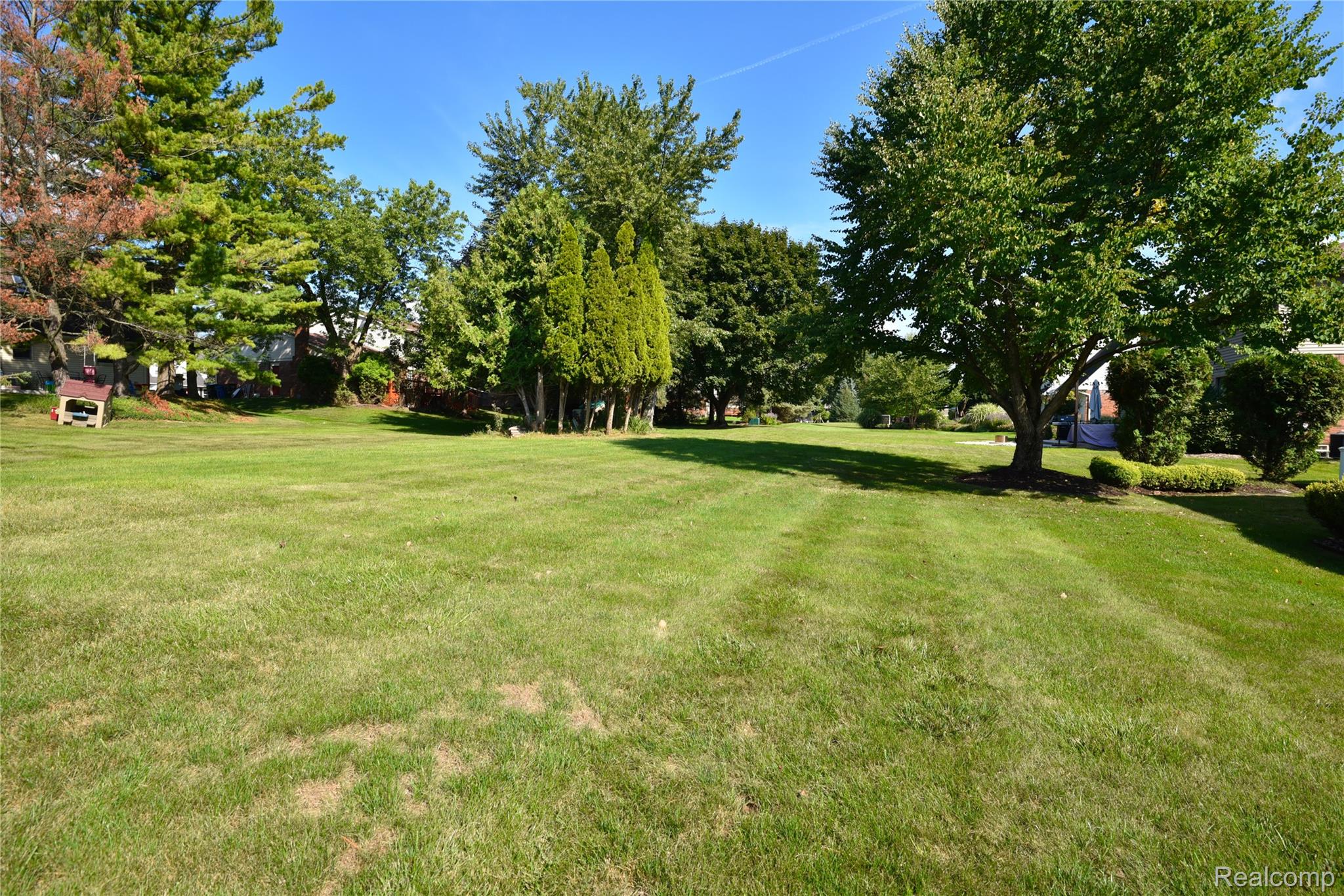 1325 Royal Crescent Street Rochester, MI 48306 - Photo 42 of 43 1325 Royal Crescent_41.JPG