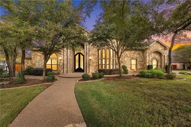 $1,699,999 | 8460 Spicewood Springs Road, China Spring, TX 76633