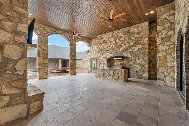 $1,699,999 | 8460 Spicewood Springs Road, China Spring, TX 76633