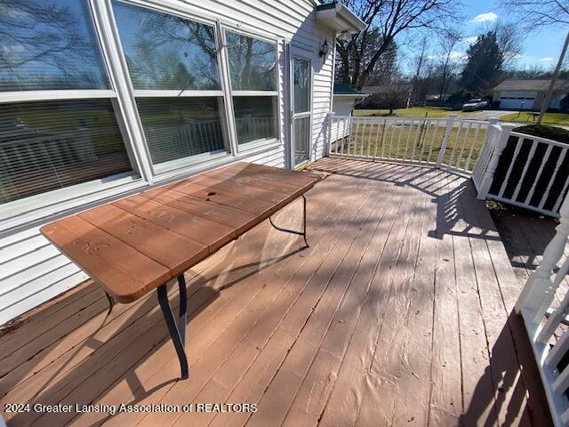 3800 Ridgefield Road Lansing, MI 48906 - Photo 18 of 21 IMG_0681