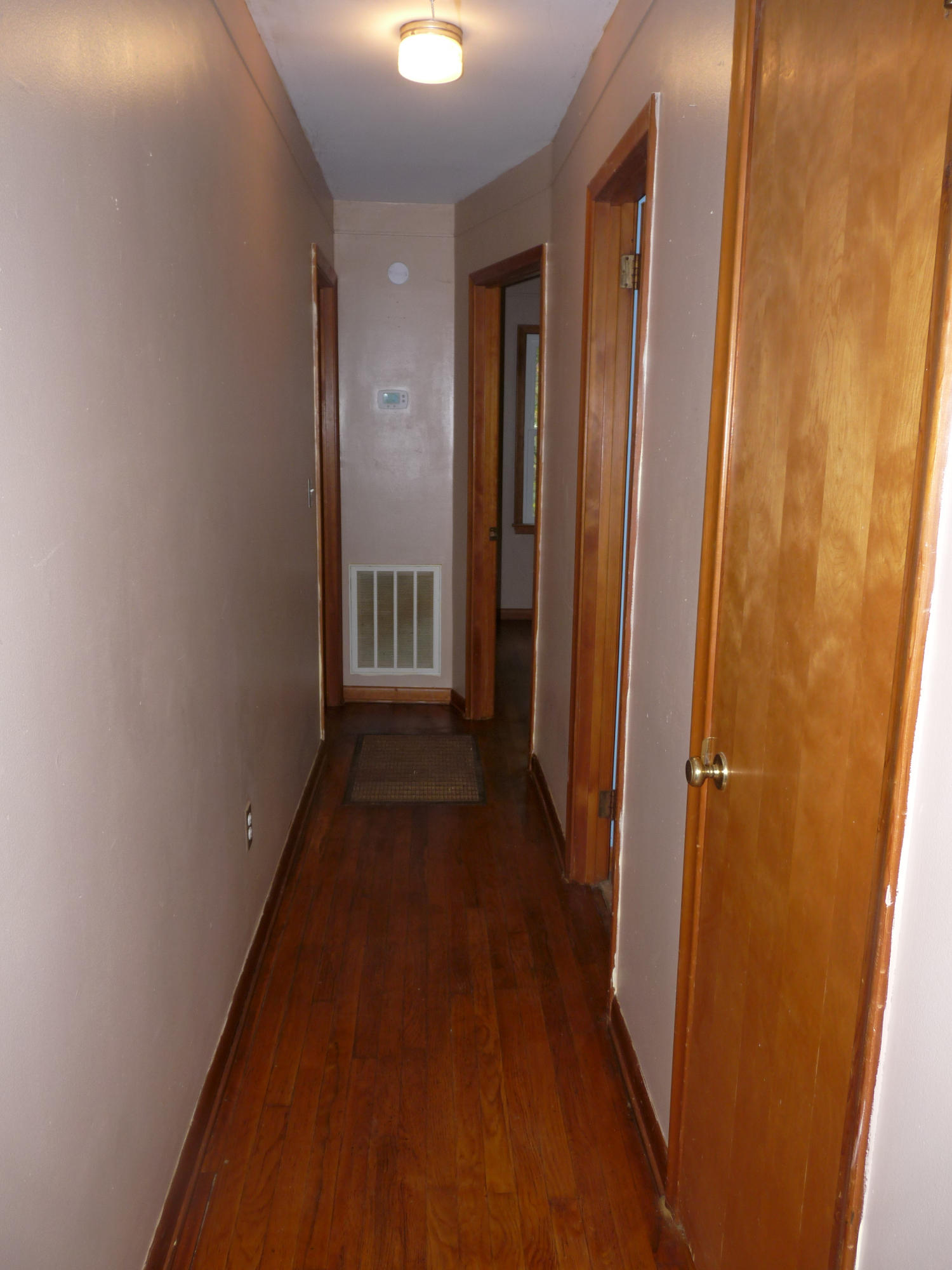 2533 Clint Lowe Road Crossville, TN 38572 - Photo 11 of 29 Hallway to bedrooms and bath