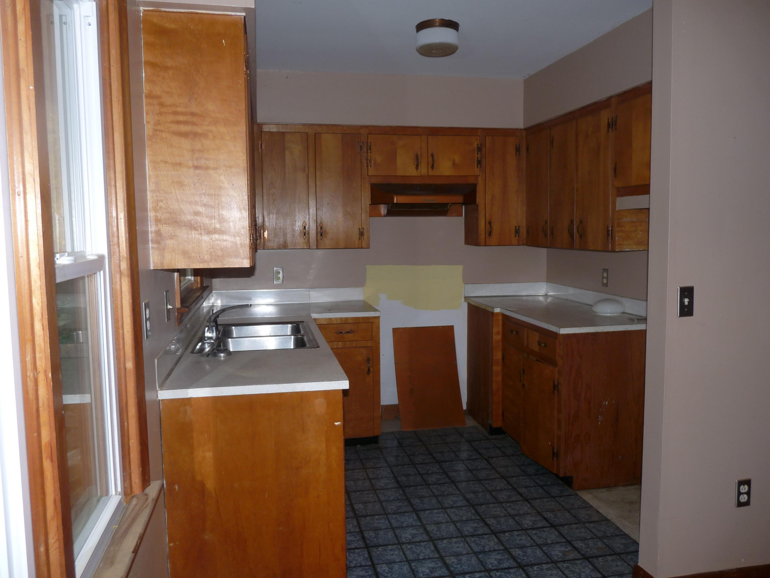 2533 Clint Lowe Road Crossville, TN 38572 - Photo 14 of 29 Main kitchen