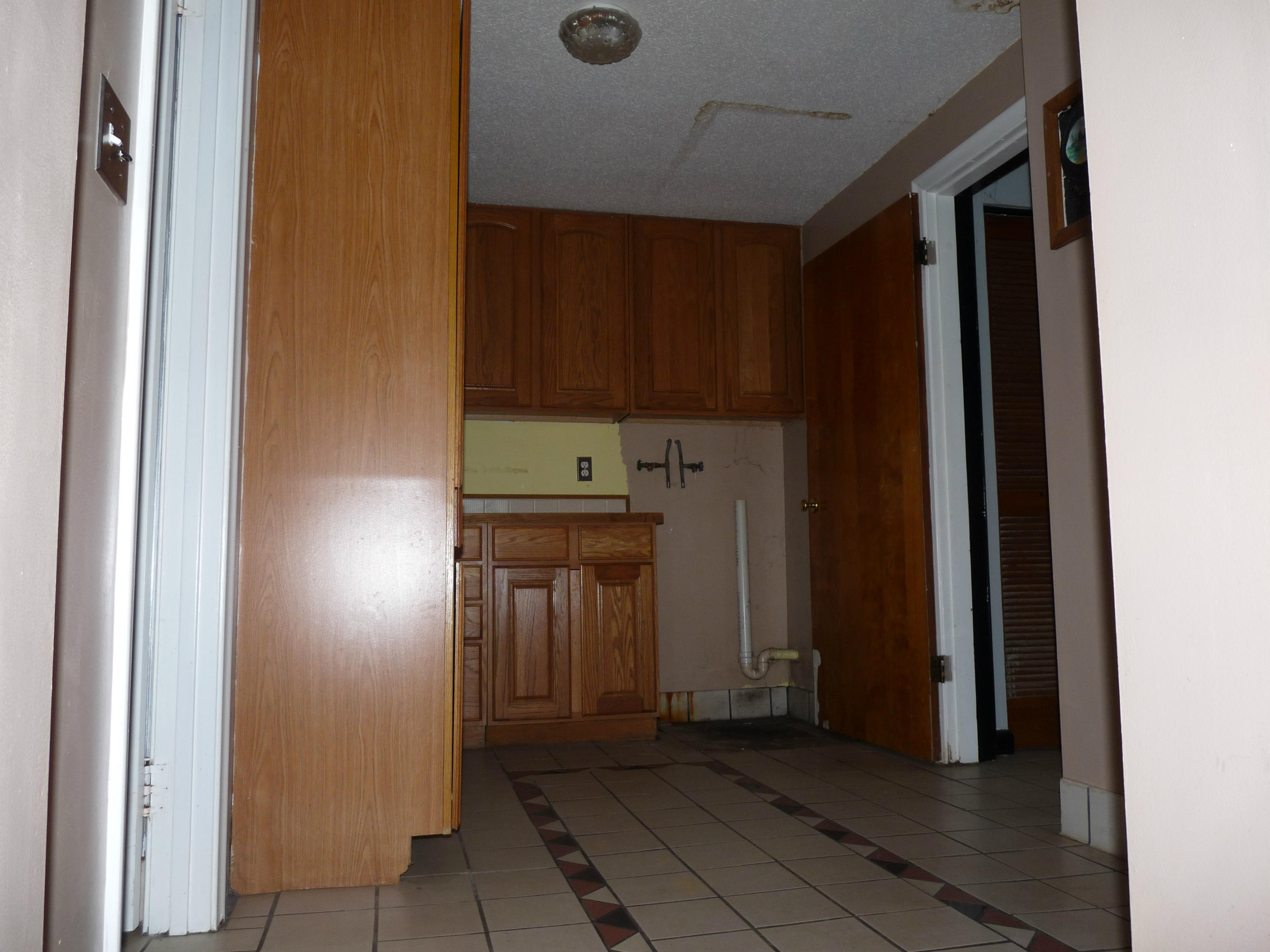 2533 Clint Lowe Road Crossville, TN 38572 - Photo 17 of 29 basement laundry