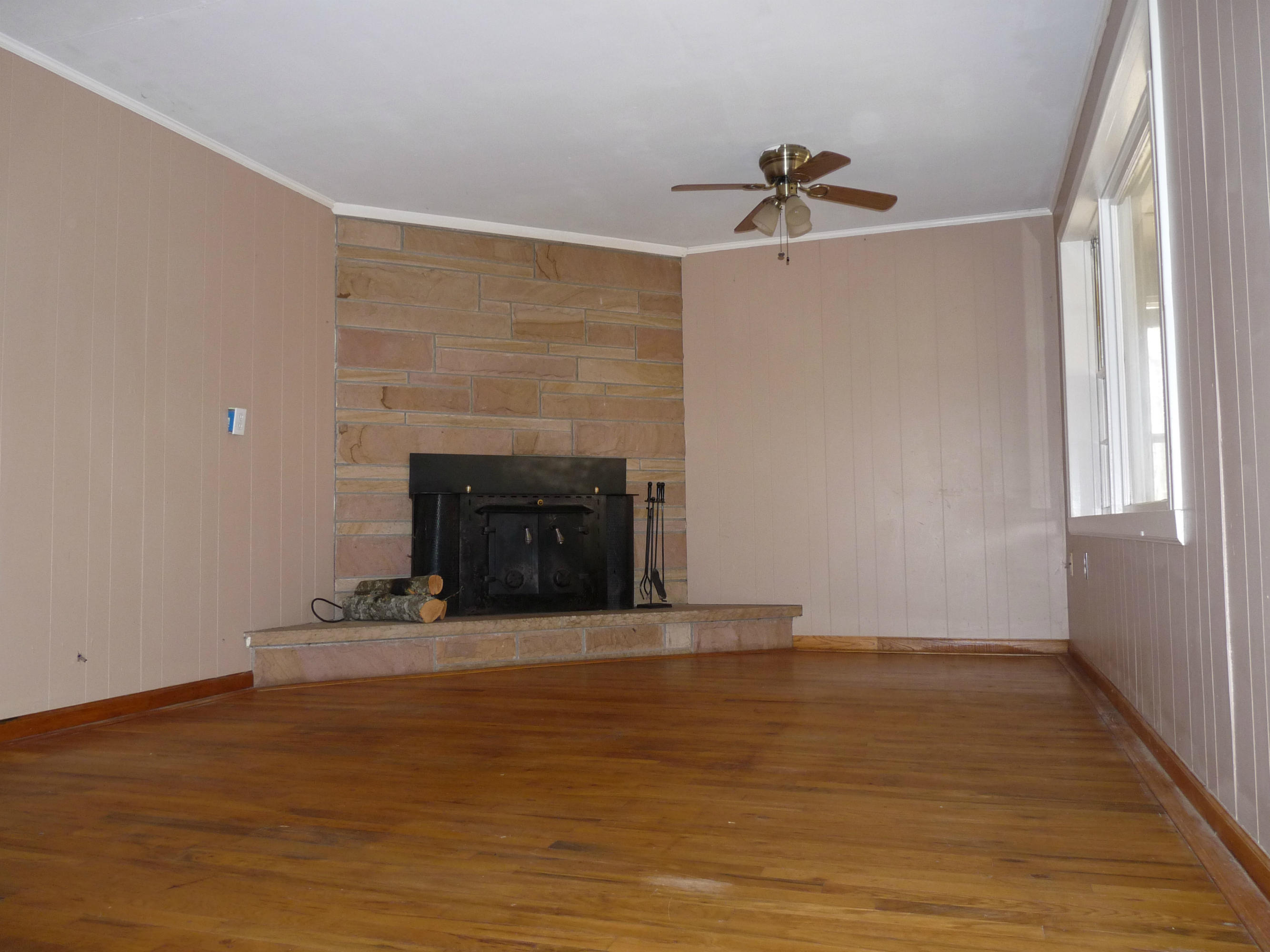 2533 Clint Lowe Road Crossville, TN 38572 - Photo 18 of 29 Family room in basement