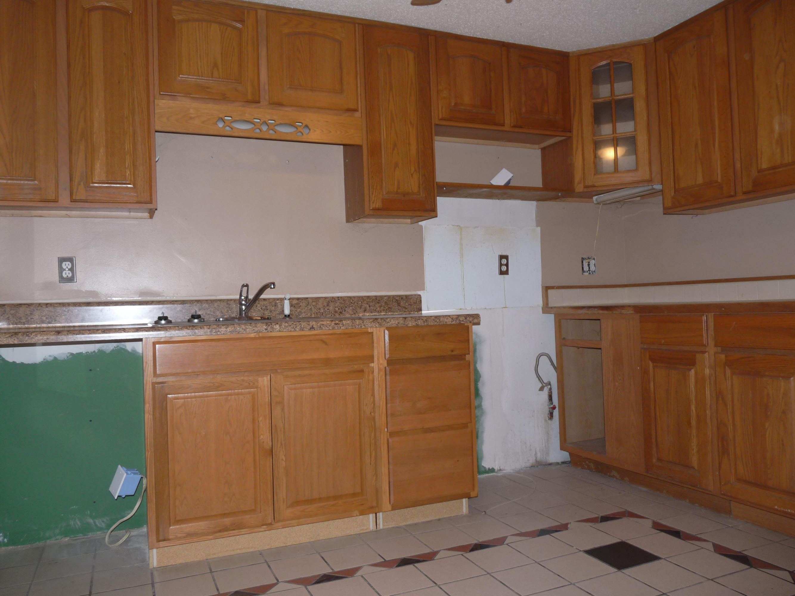 2533 Clint Lowe Road Crossville, TN 38572 - Photo 19 of 29 Walkout basement kitchen