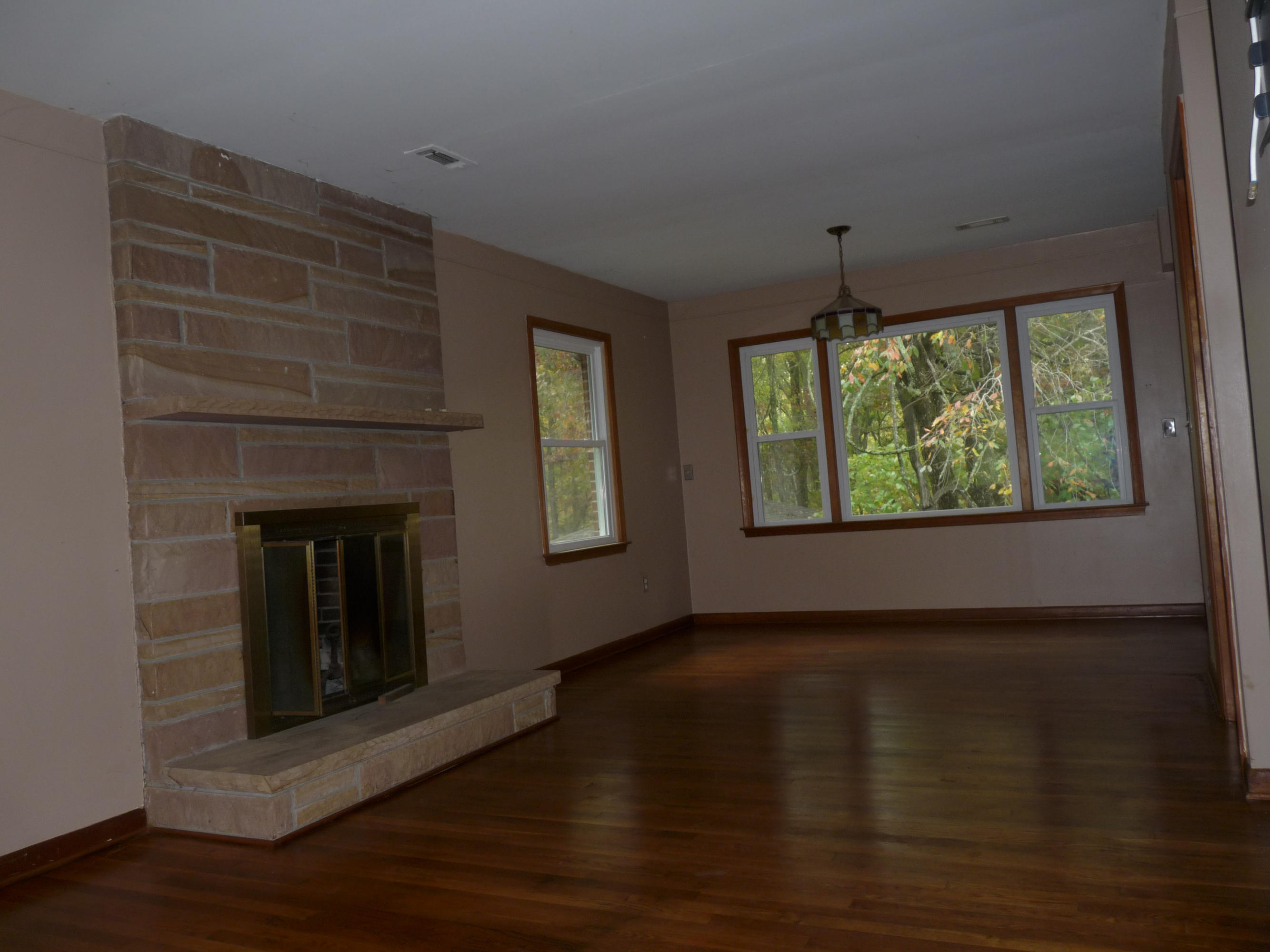 2533 Clint Lowe Road Crossville, TN 38572 - Photo 10 of 29 Living Room