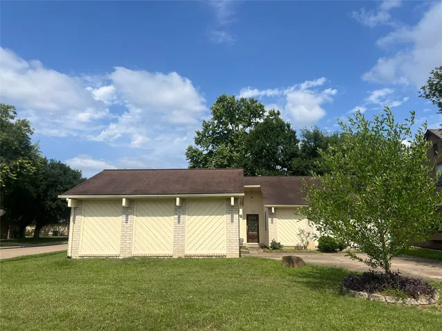 $1,950 | 2134 Collingsfield Drive, Sugar Land, TX 77478