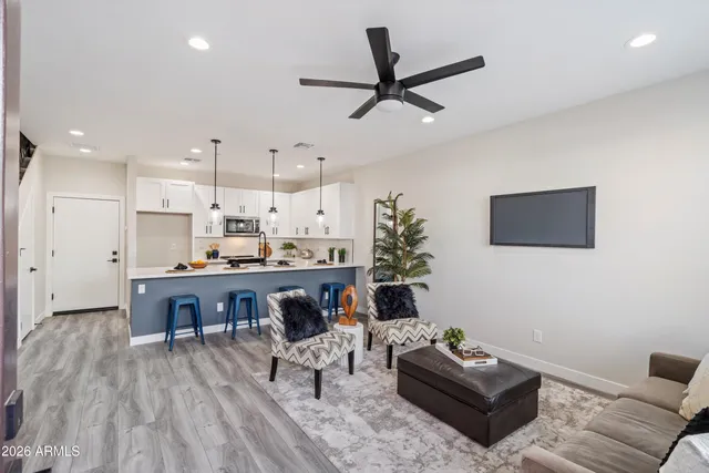 $2,375 | 1642 East Monte Vista Road, Unit 1, Phoenix, AZ 85006