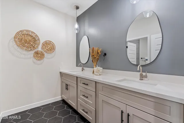 $2,375 | 1642 East Monte Vista Road, Unit 1, Phoenix, AZ 85006