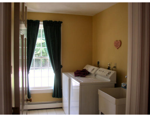 186 Harrington Road Waltham, MA 02452 - Photo 18 of 20 Gallery Image 18