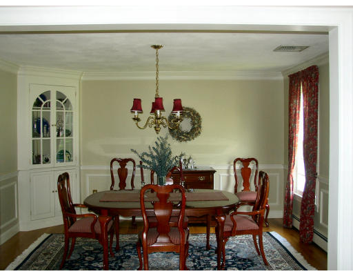 186 Harrington Road Waltham, MA 02452 - Photo 3 of 20 Gallery Image 3